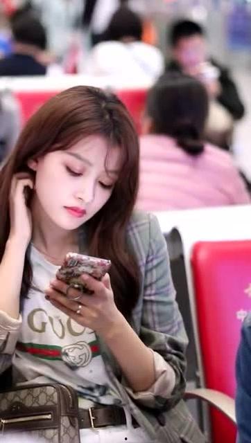 孙怡爆料妈妈是谁视频播放,妈妈身份曝光，视频播放引发热议  第1张